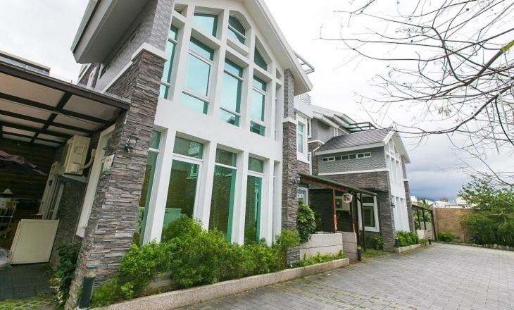 Bear Giant Castle Apartment Хуалиен Сити Екстериор снимка